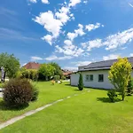 Appartement Stilvolles Fuer Sechs Personen By Interhome *